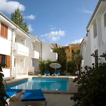 Leo Apartment