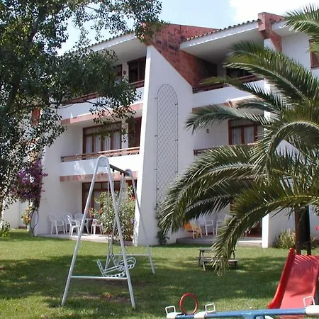 Leo Apartment